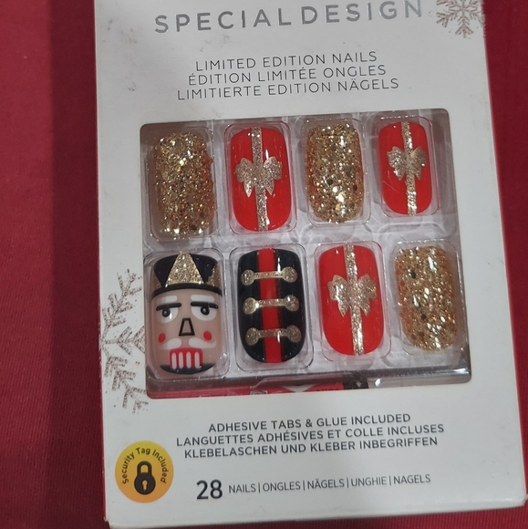 Sold KISS Nails Christmas SD Special Design Medium Length - Picture 3 of 6